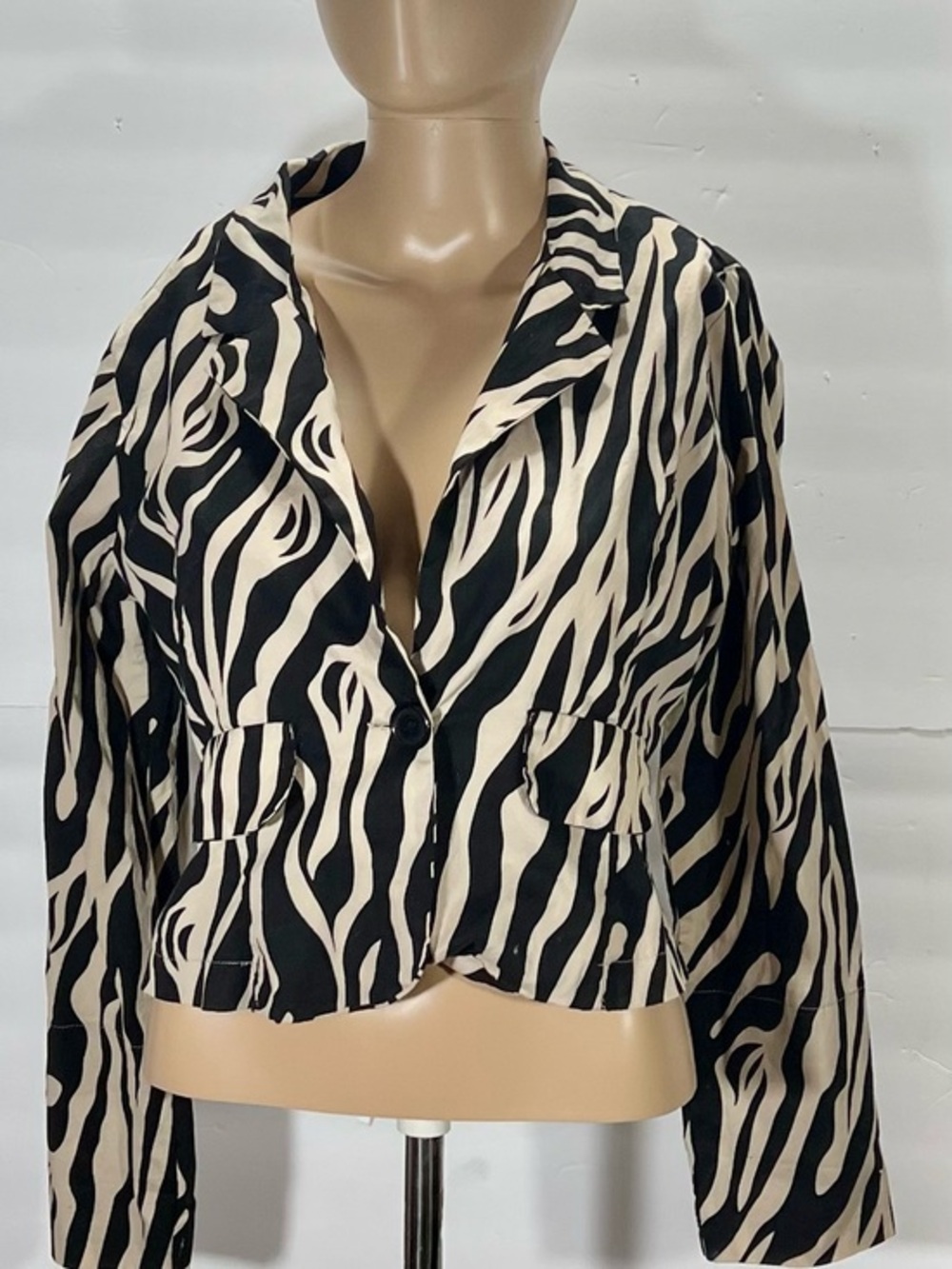 Women's Voice size medium Zebra Print Single-Button blazer in Black and Cream